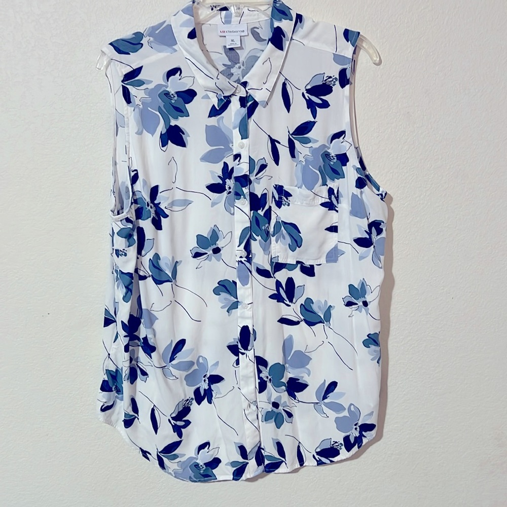 Liz Claiborne sleeveless blue print blouse - NWOT